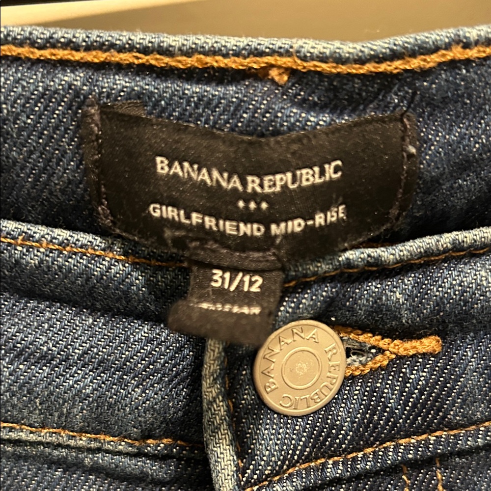 Banana Republic Girlfriend Mid-Rise Jeans in Dark Blue - Picture 2 of 3